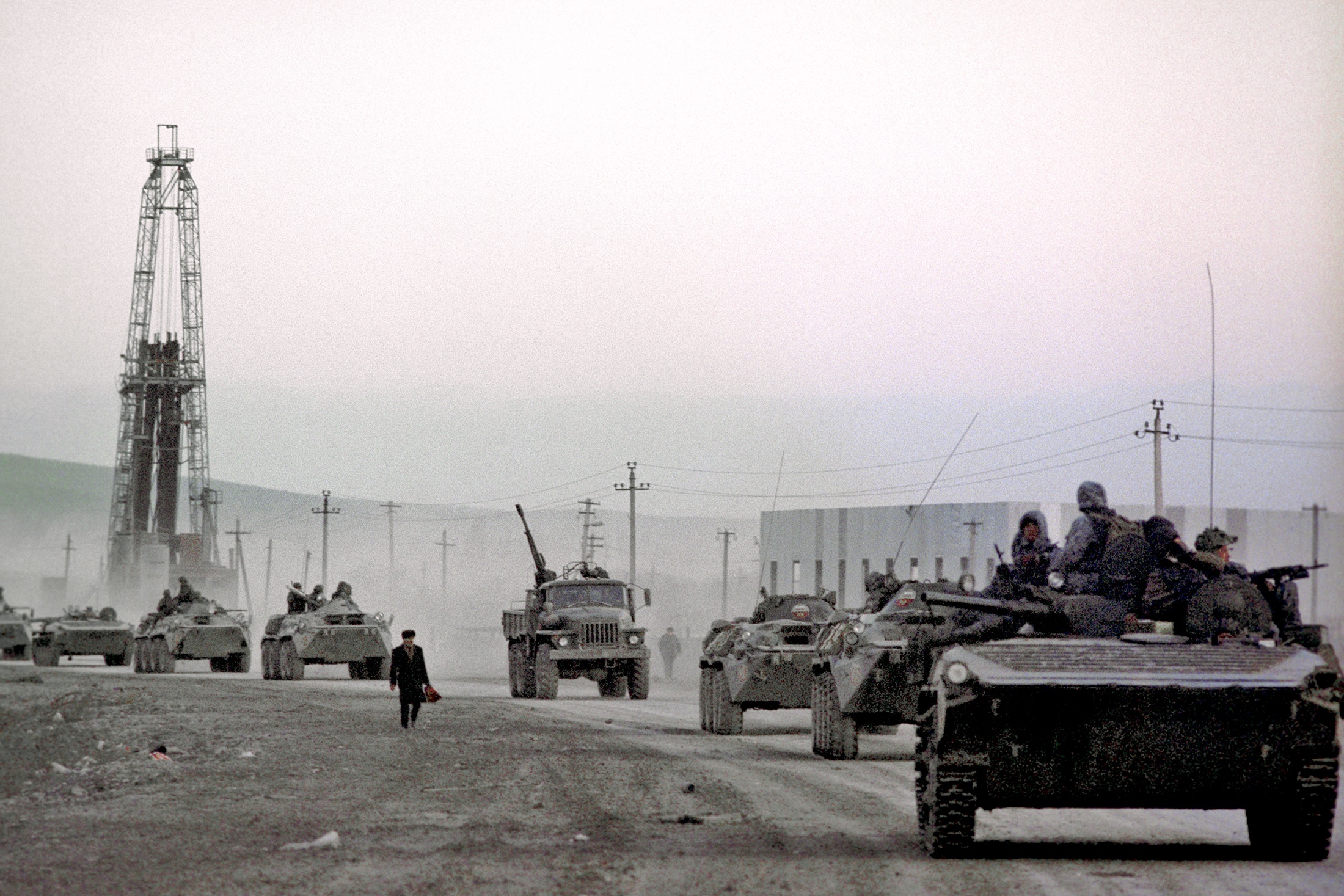 бронетехника едет к Грозному