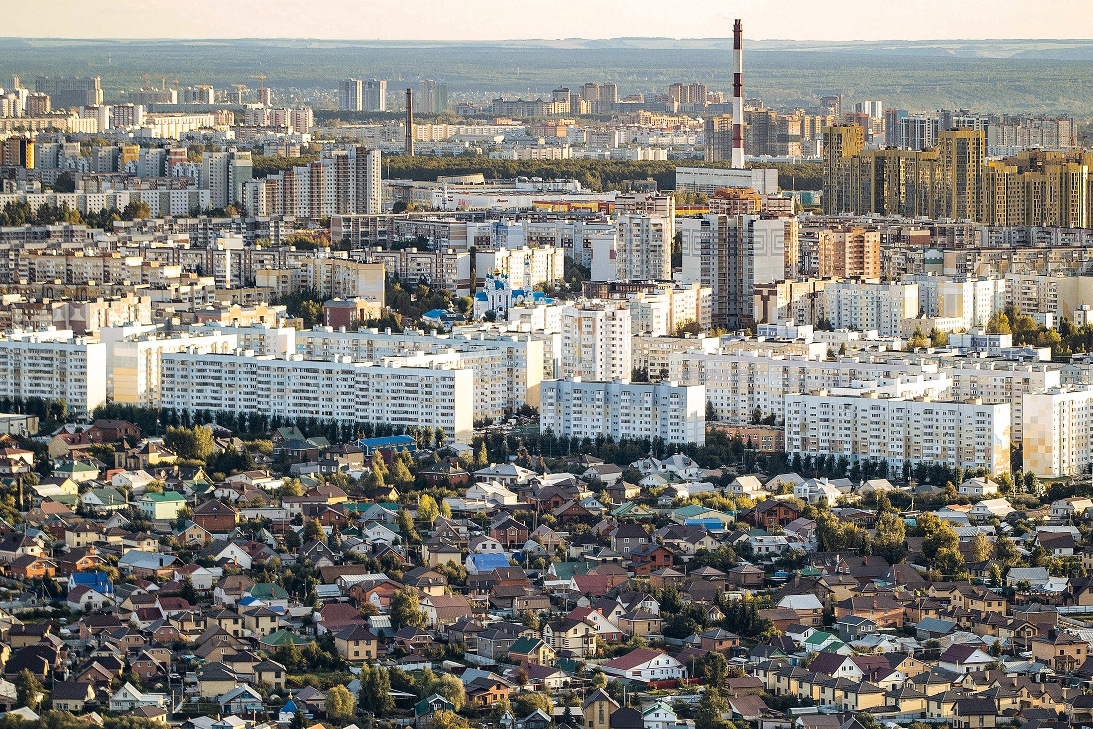 Вид на Казань и поселок Большие Клыки.