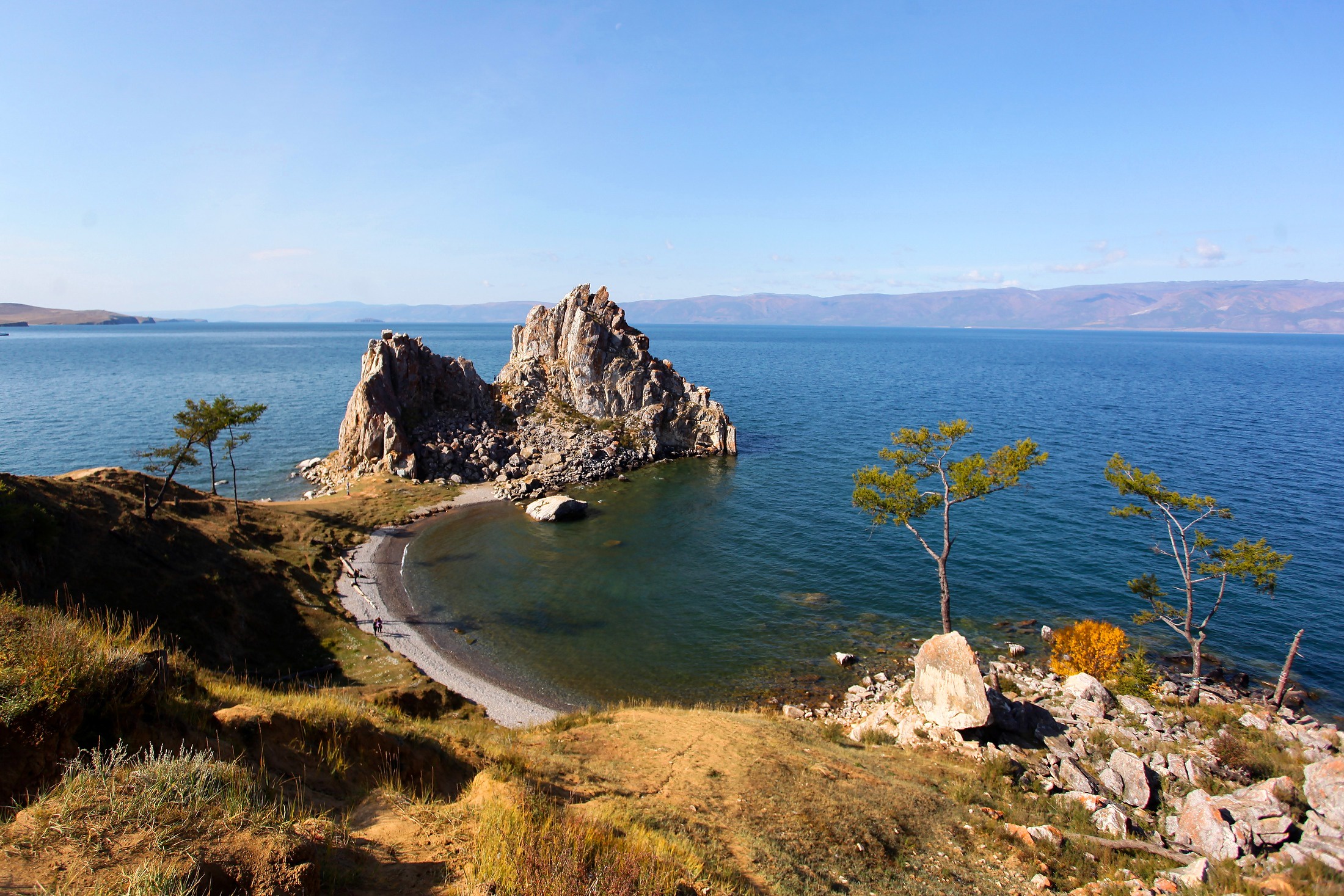 Мыс Бурхан, скала Шаманка на острове Ольхон в Иркутской области.