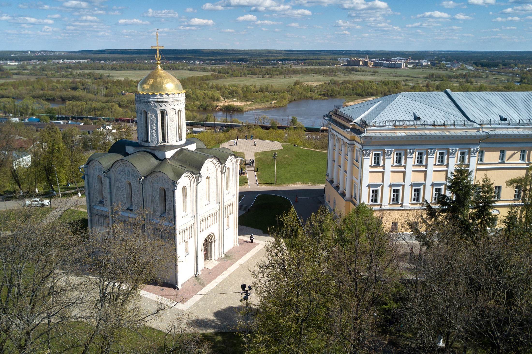 Дмитриевский собор во Владимире.