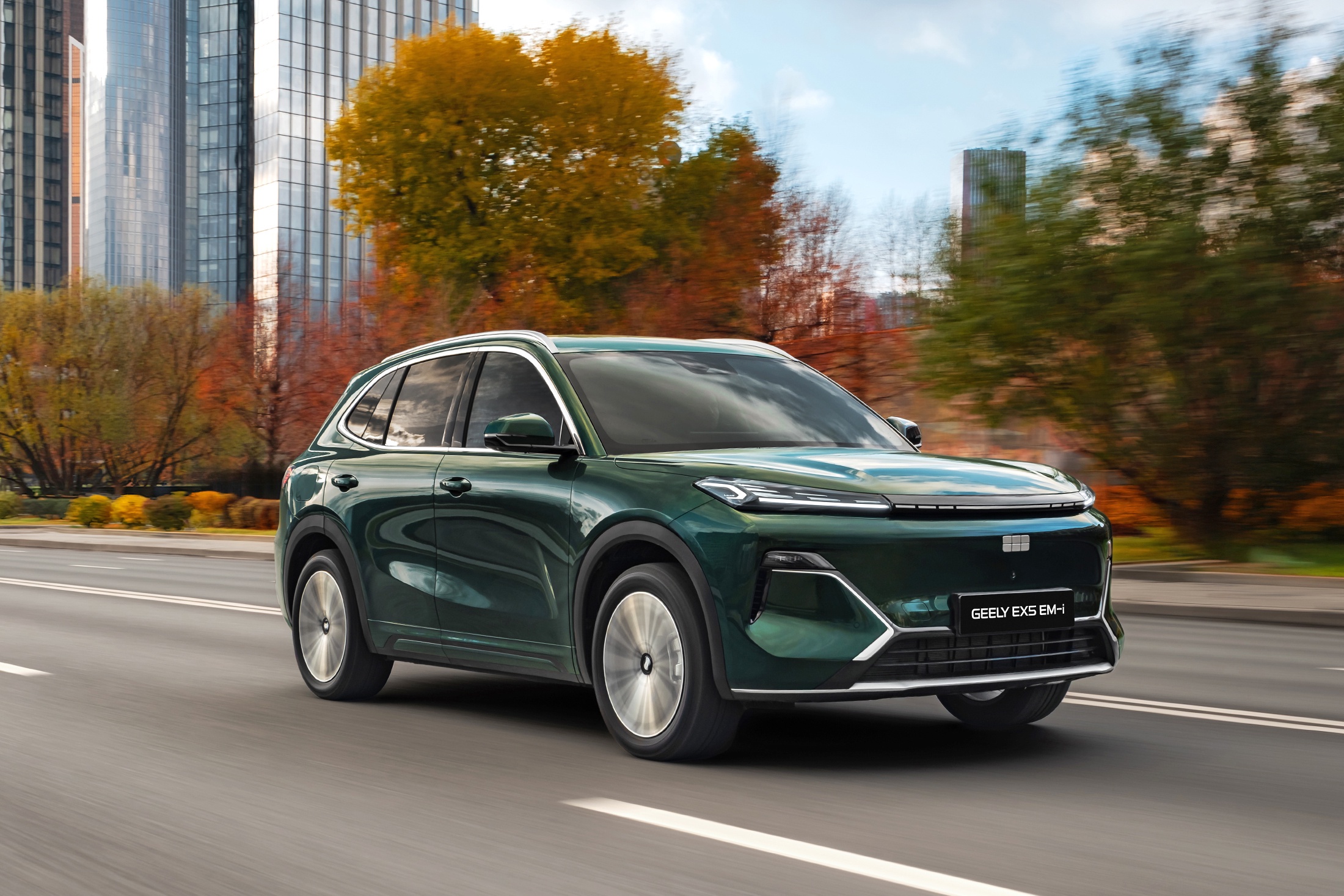 Кроссовер Geely EX5 EM-i