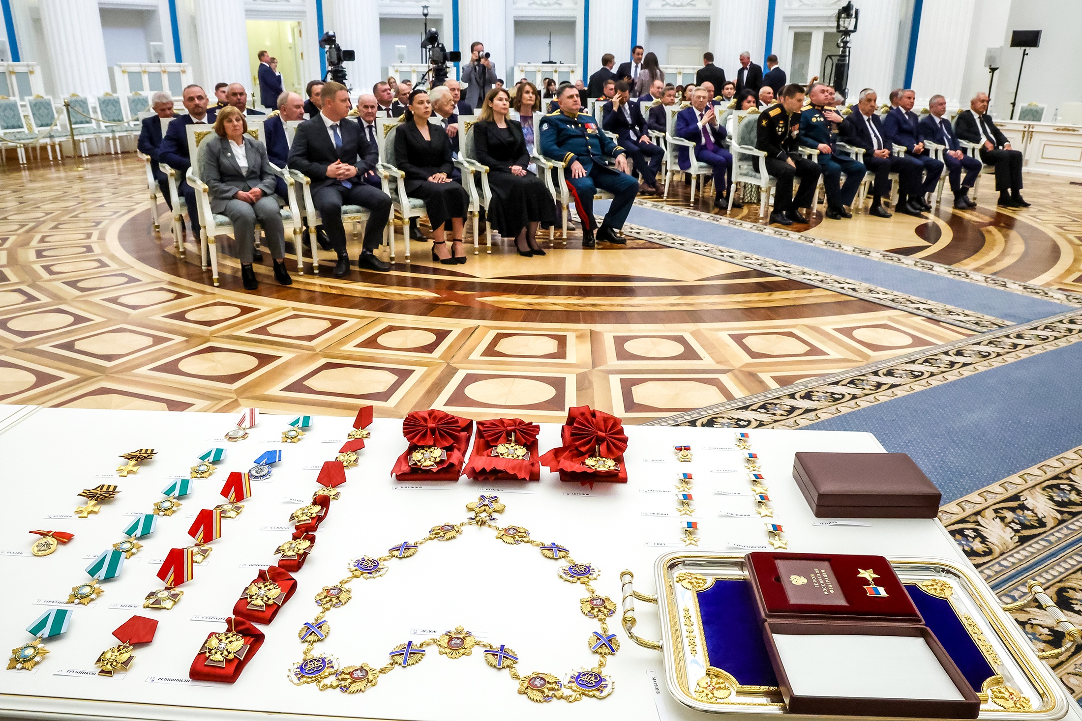 вручение госнаград