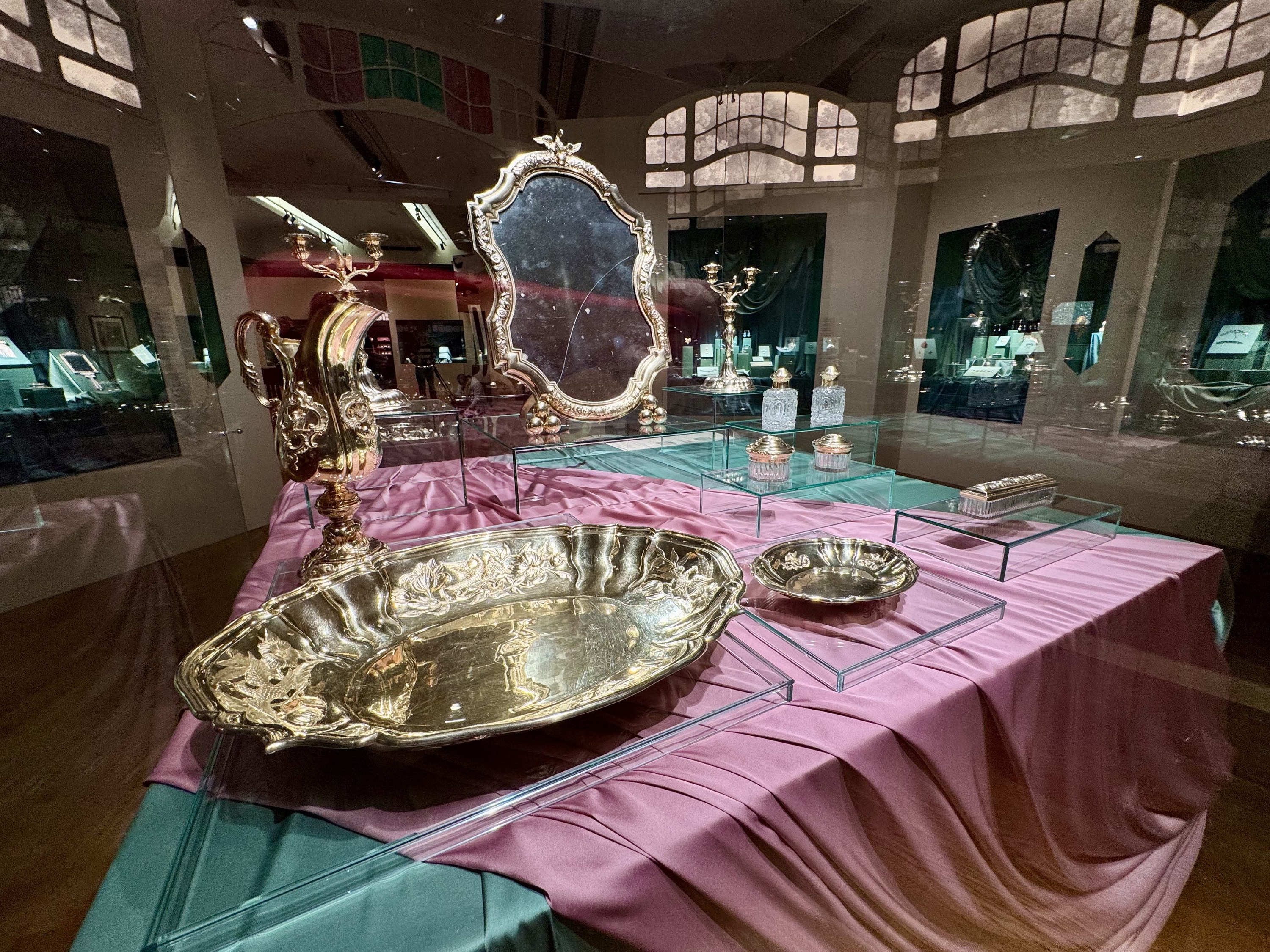 Экспозиция демонстрирует ювелирное разнообразие эпохи Нового времени