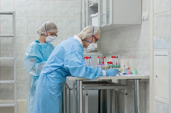 За сутки в России подтверждено 8835 случаев COVID-19