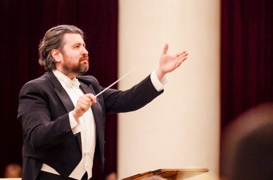 "Будут небольшие эксперименты": Дмитрий Юровский рассказал о фестивале "Лето. Музыка. Музей", хедлайнером которого станет Большой театр