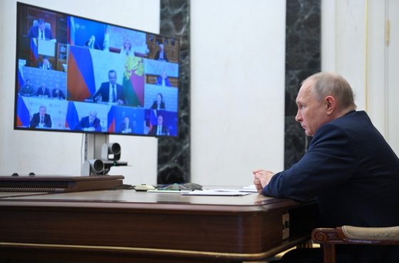 Часть турпотока перенаправят на паромы, задействуют десантные корабли. Министры и губернаторы рассказали президенту о вариантах разгрузки Крымского моста