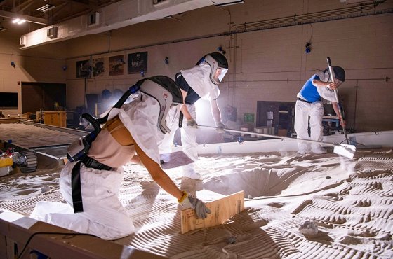 NASA строит луноход для охоты за льдом