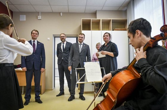 Глава Перми Эдуард Соснин посетил отремонтированную музыкальную школу "Динамика"