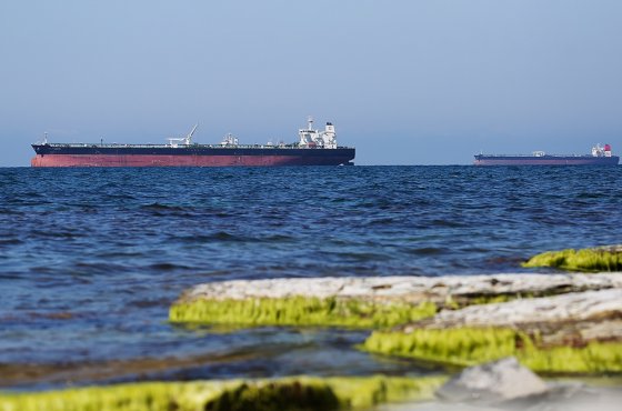 Экспорт нефти из России в Индию опять быстро растет