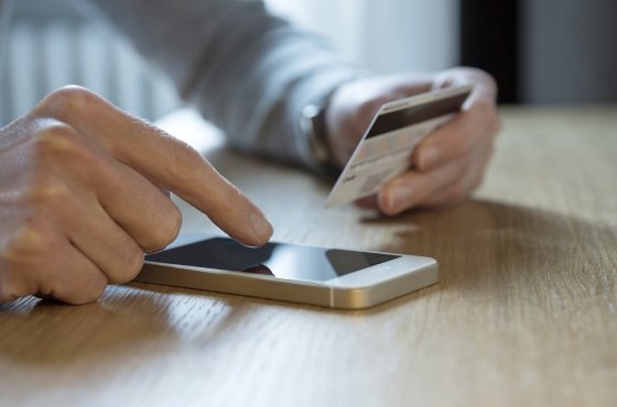 Госдума одобрила лимит в 100 тысяч рублей для переводов без открытия счета