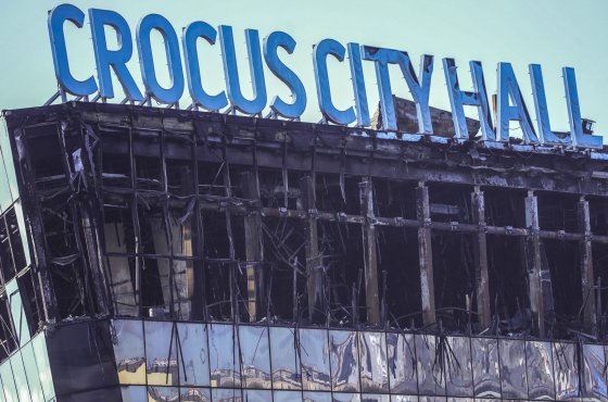 "Во сне опять вижу этот пол, кровь и выстрелы": Очевидцы теракта рассказали "РГ" о пережитом