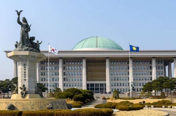На парламентских выборах в Южной Корее прогнозируют уверенную победу оппозиции