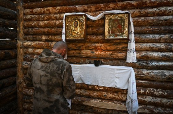 Кому и как молиться в опасности, тревоге за близких и при потере жилья