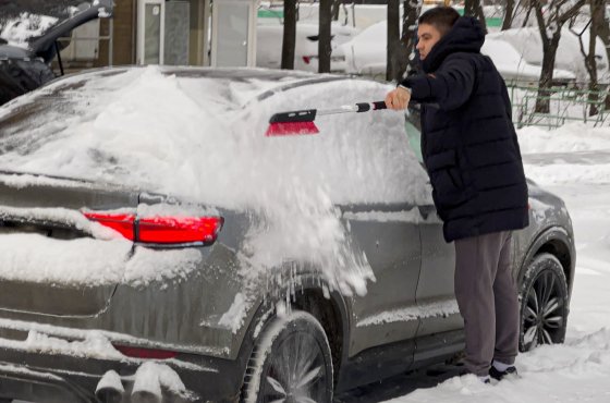 Автоэксперт объяснил, почему автомобиль надо парковать зимой на улице