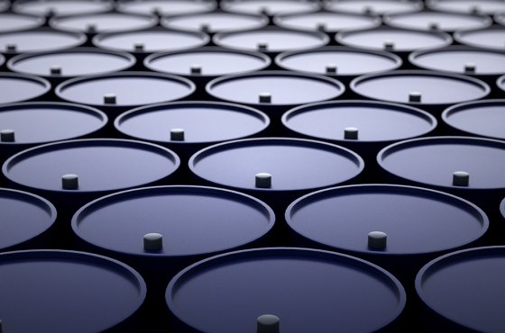 Бочки держат оборону: что будет с нефтяными доходами бюджета в апреле и мае