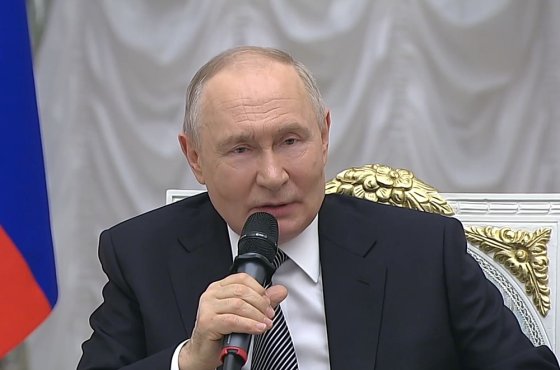 Видео: Путин встретился с выпускниками программы "Время героев"