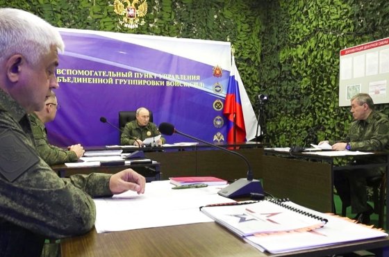 Безопасность приграничья, освобождение ДНР и продолжение ударов. О чем Путин говорил с военными