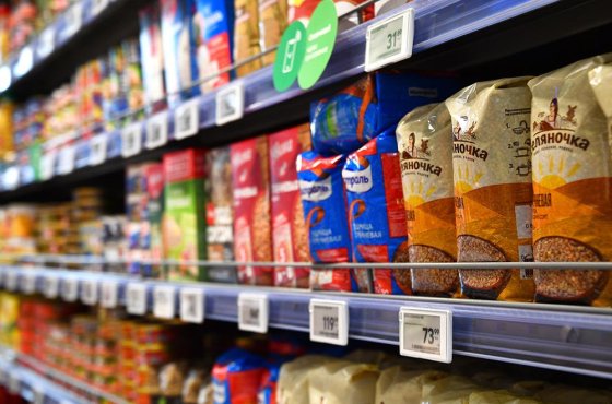 Гречка и черный чай подорожали за неделю больше других продуктов