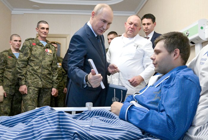 Эта вера от пули меня темной ночью хранила