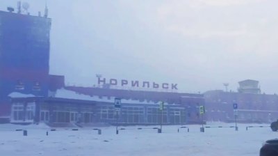 табло вылетов аэропорт емельяново. рейсы из норильска сегодня. расписание в аэропорту. расписание авиарейсов красноярск норильск. расписание рейсов.