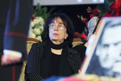 Гитана Леонтенко на прощании с актером А.Баталовым в Доме кино в Москве. 2017 г.