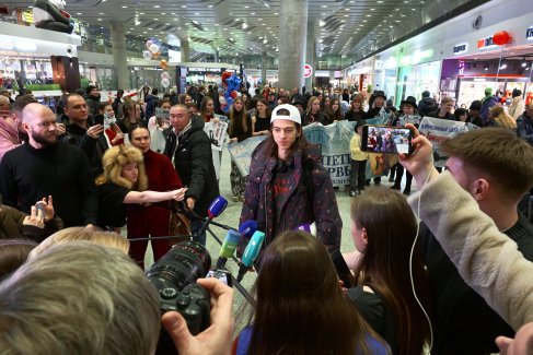 Российский фигурист Петр Гуменник в аэропорту Пулково.