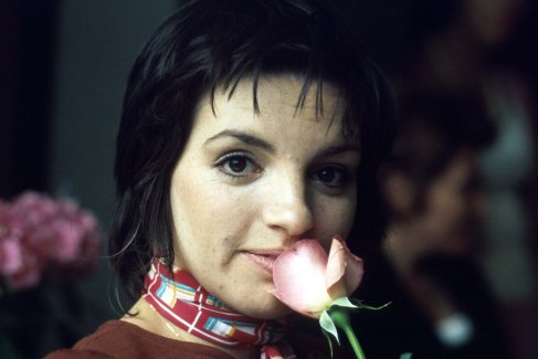 Актриса Лайза Миннелли входит в элитную группу артистов, удостоенных "Большого шлема" (Quadruple Crown) развлекательных наград: она получила три премии "Тони", "Оскар", две премии "Золотой глобус" и "Эмми".