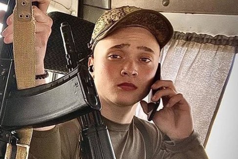 По словам матери, отправляясь
на первое боевое задание, ее сын
обещал вернуться и слово сдержал.