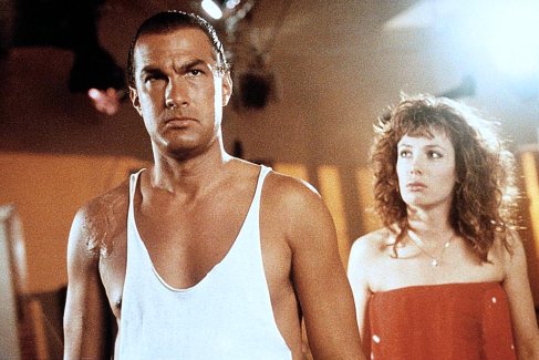 Стивену Сигалу - 74 года