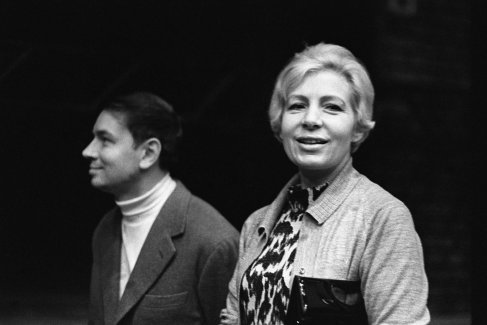 1980 год. Андрей Вознесенский и его жена писательница Зоя Богуславская.