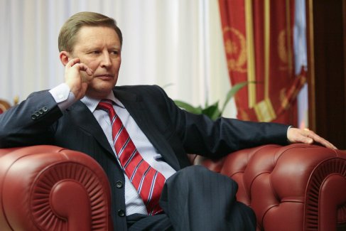 2009 год. Сергей Иванов, вице-премьер РФ, во время интервью в Белом Доме.