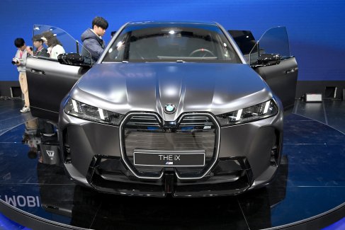 BMW iX.