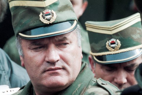 1993 год. Ратко Младич во время митинга в Сараево.