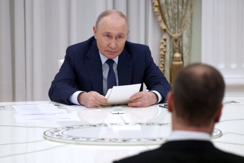 Владимир Путин на встрече с руководителями политических партий России.