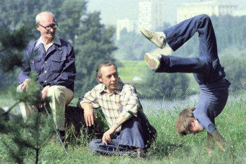 1977 год. Олег Ефремов с отцом Николаем Ивановичем и сыном Михаилом. 
