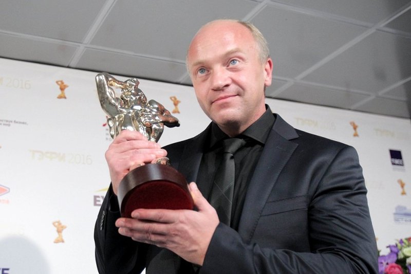 Премия тэфи лауреаты. Ведущие тэфи прокопенко. Премией тэфи гинзбург 2003. Тэфи капитал 2022. Премия тэфи лауреаты.