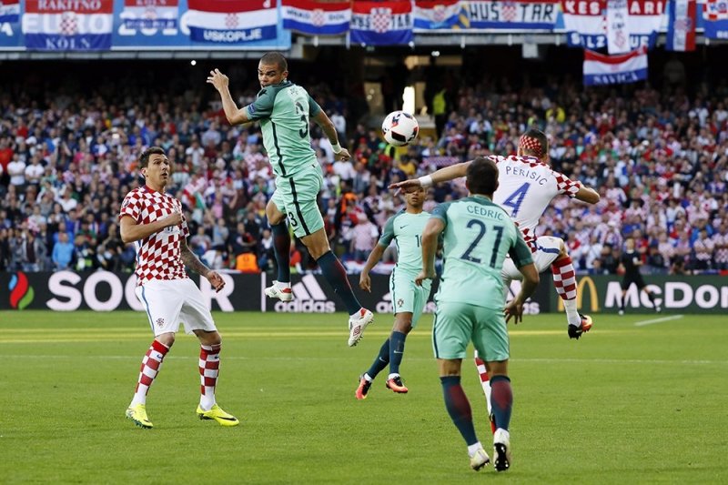 Евро-2016 франция-хорватия. Euro 2016 croatia. Португалия хорватия моменты. Хорватия португалия счет. Португалия хорватия моменты.