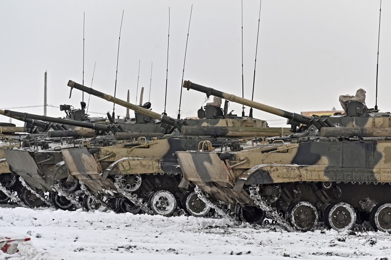 3 радиотехнический полк севастополь. Бессонов сергей николаевич полковник. Милденхолл (авиабаза). Сухоруков дмитрий семенович генерал армии. Генерал кузнецов василий иванович.