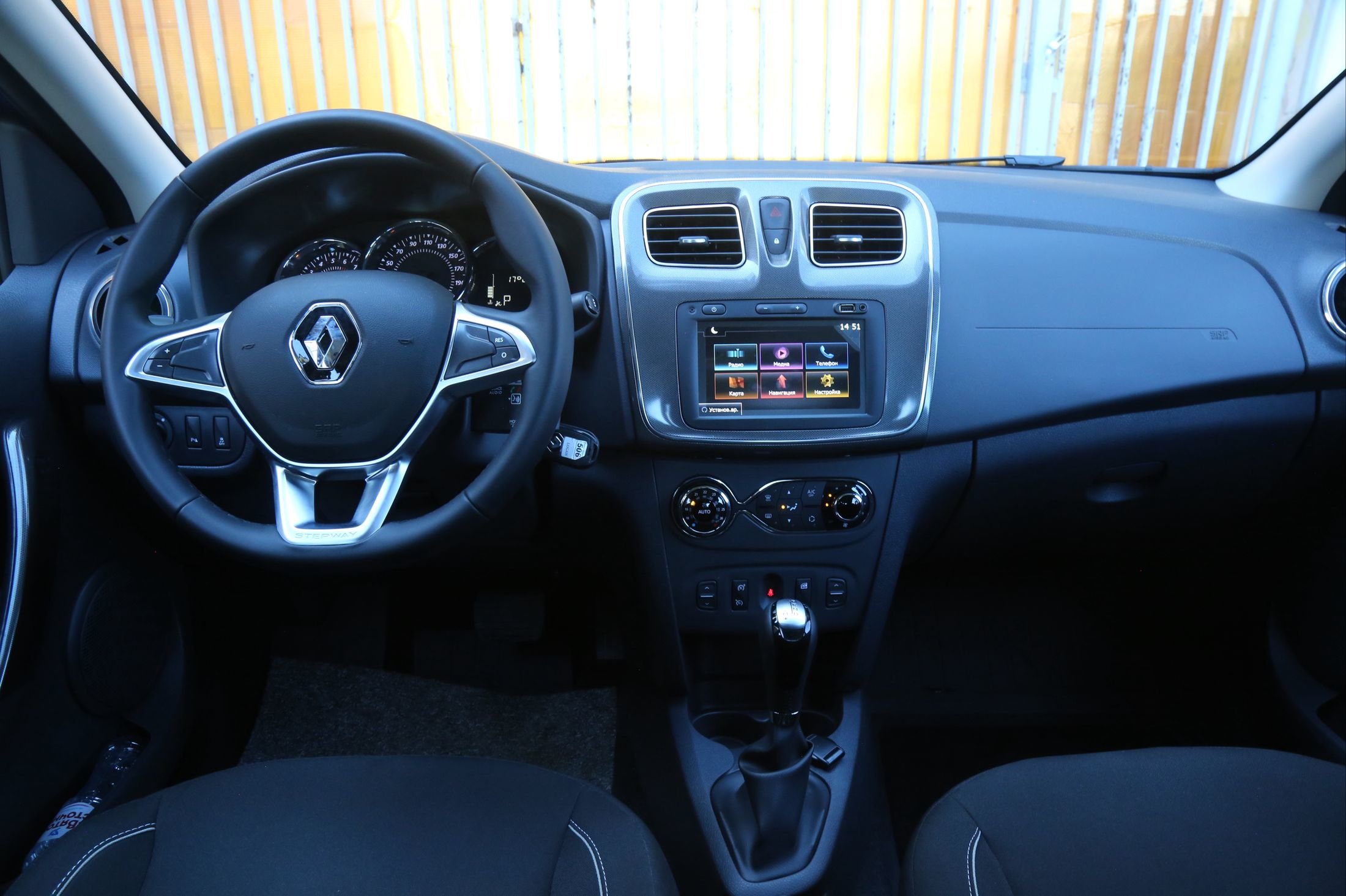 Рено степвей 2022. Рено степвей вариатор. Рено логан 2 с вариатором. Renault sandero 2016 салон. Renault sandero 1 салон.