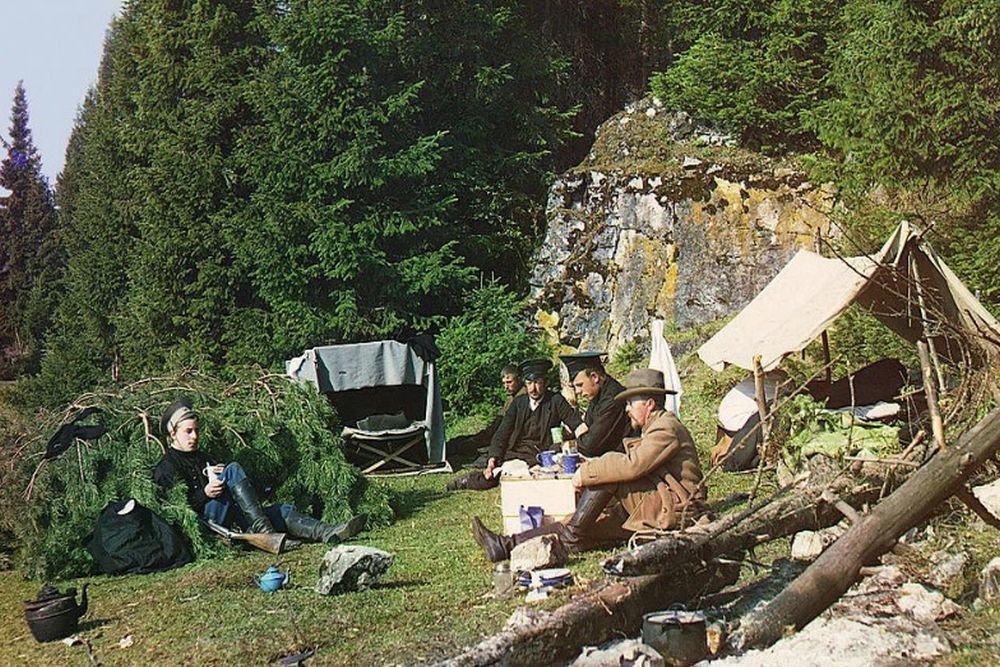Сергей Прокудин-Горский (на переднем плане справа) во время экспедиции по Уралу. / Сергей Прокудин-Горский
