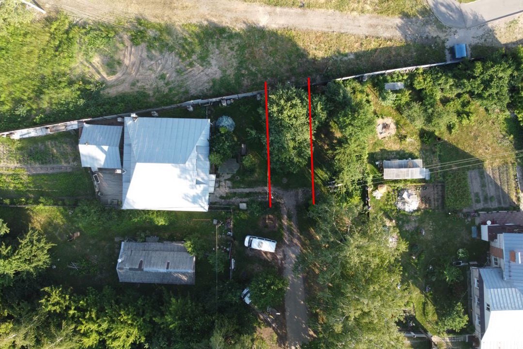 Практически пешеходная улица станет оживленной автомагистралью, если на участке против дома Усманова проложат дорогу.