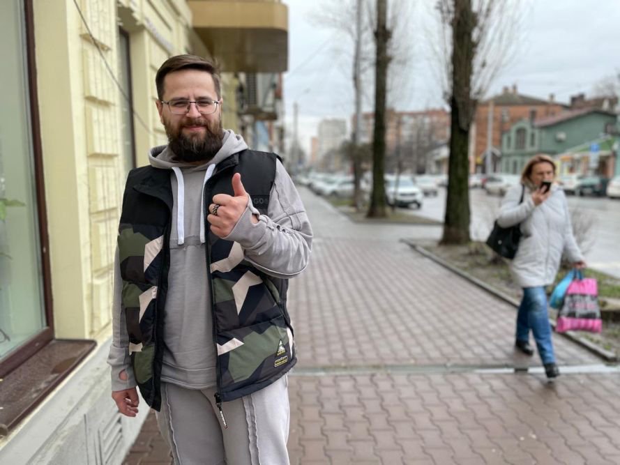 Директору ООО "Главподряд" Дмитрию Бескровному помогли найти нужного специалиста. Директору ООО "Главподряд" Дмитрию Бескровному помогли найти нужного специалиста.