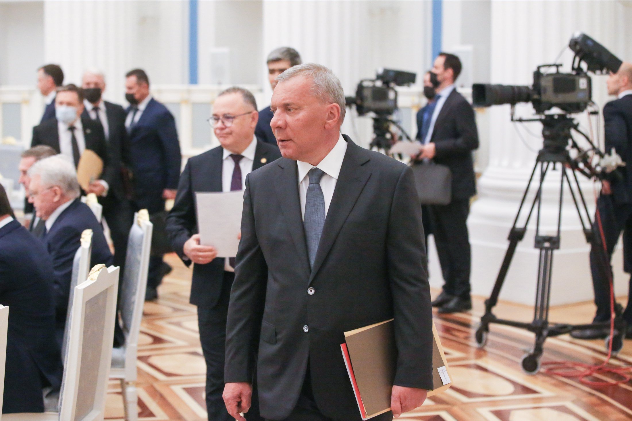 Оборонное производство. Путин опк. Работает на заводе. Организации оборонно промышленного комплекса 2022. Выставка армия 2022 концерн.