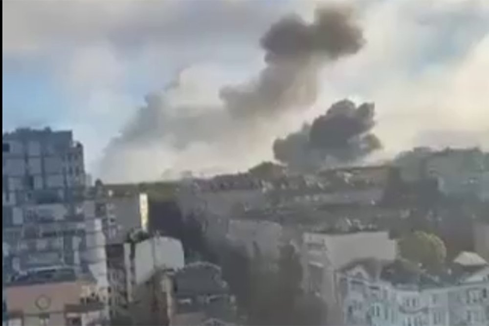 Появились видео новых ракетных ударов по Киеву - Российская газета