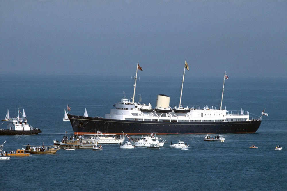 Королевская яхта Britannia, взамен которой Джонсон намеревался построить новое судно. / GettyImages Королевская яхта Britannia, взамен которой Джонсон намеревался построить новое судно. / GettyImages
