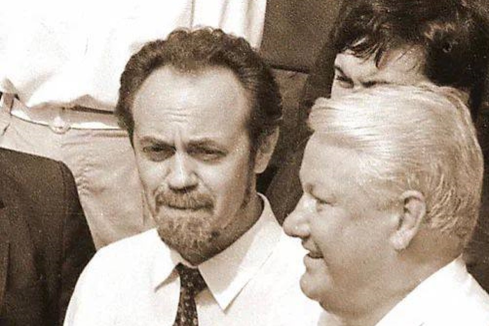 Евгений Крестьянинов представлял интересы президента РФ Бориса Ельцина в регионе