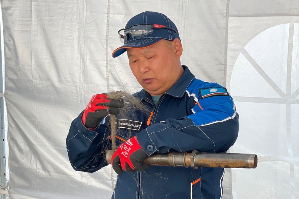 "Лучший слесарь". "Лучший слесарь".