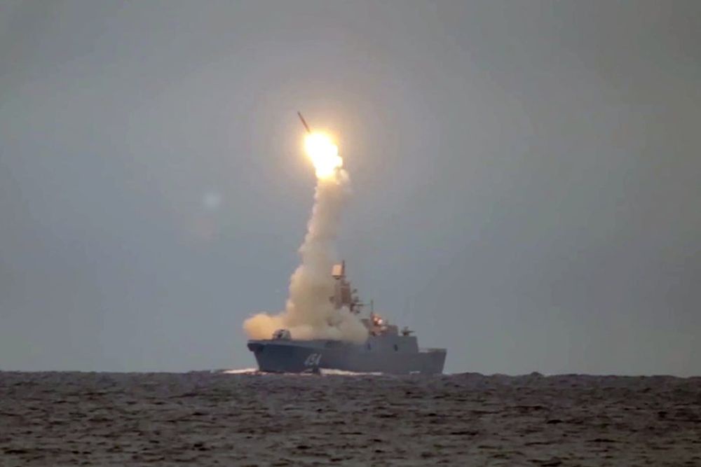 Фрегат "Адмирал Горшков" испытал ракету "Циркон" Фрегат "Адмирал Горшков" испытал ракету "Циркон"