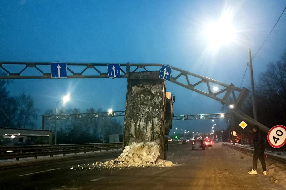 мост в липецке через реку воронеж. большие строительные магазины в липецке. мост на нлмк липецк. липецк прикол. липецк закрывается.