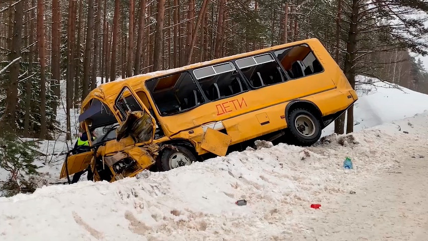 Одинокий автобус под дождём (1986. Самые страшные автобусы в сша. Подземный автобус. Ресторан в двухэтажном автобусе. Волноваха взрыв автобуса.